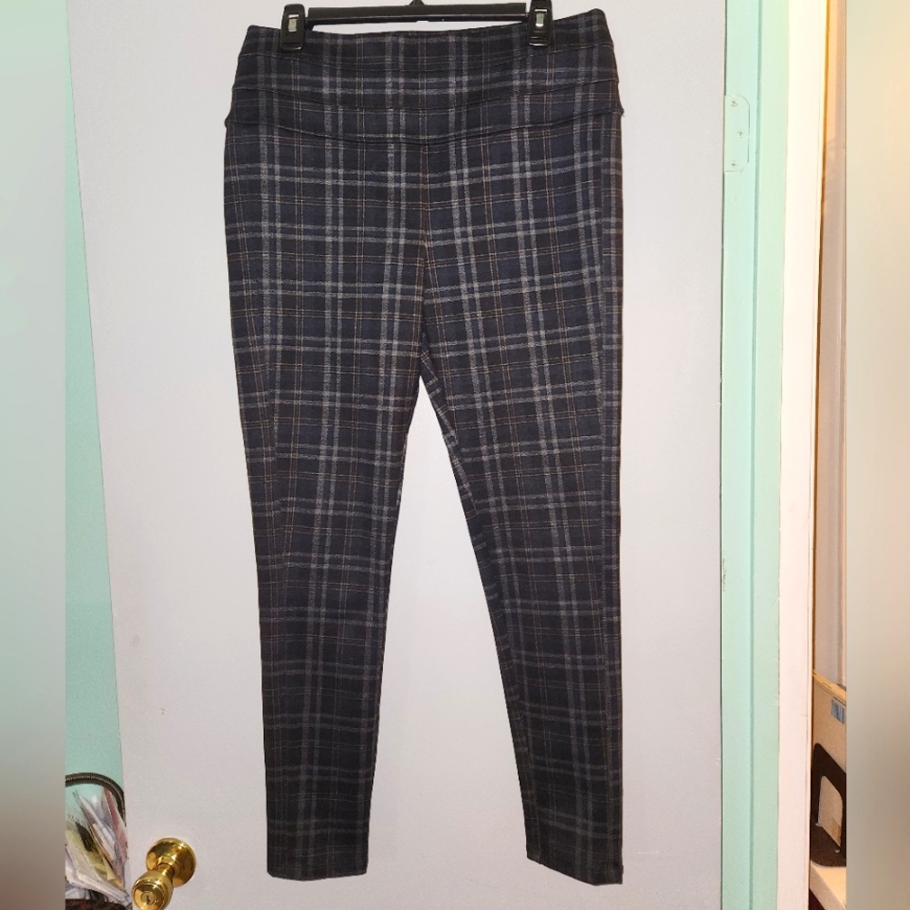 Shaping Pull on plaid pants- NWOT